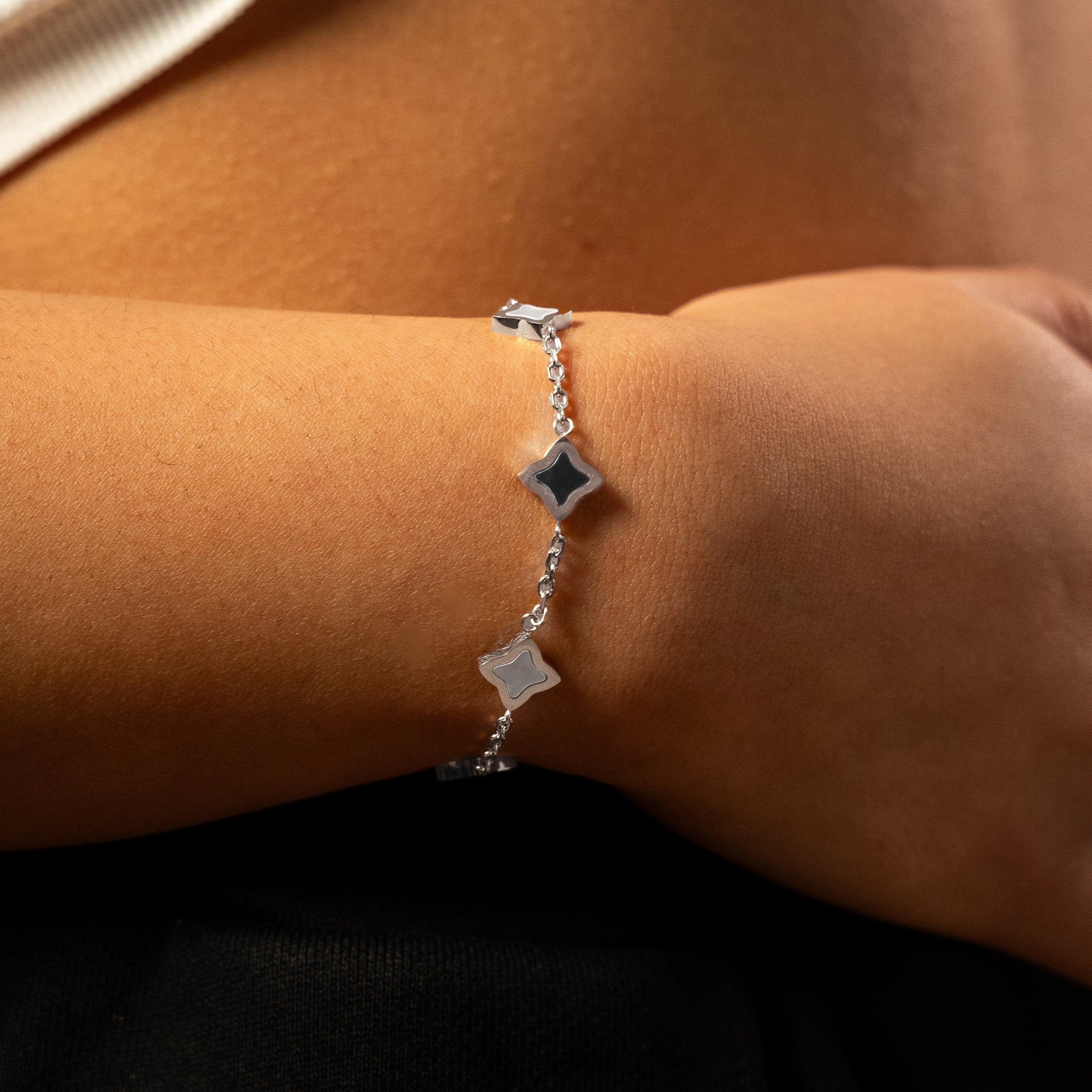 Bracelet Flower câble Argenté - Motif Blanc & Noir - Image 2