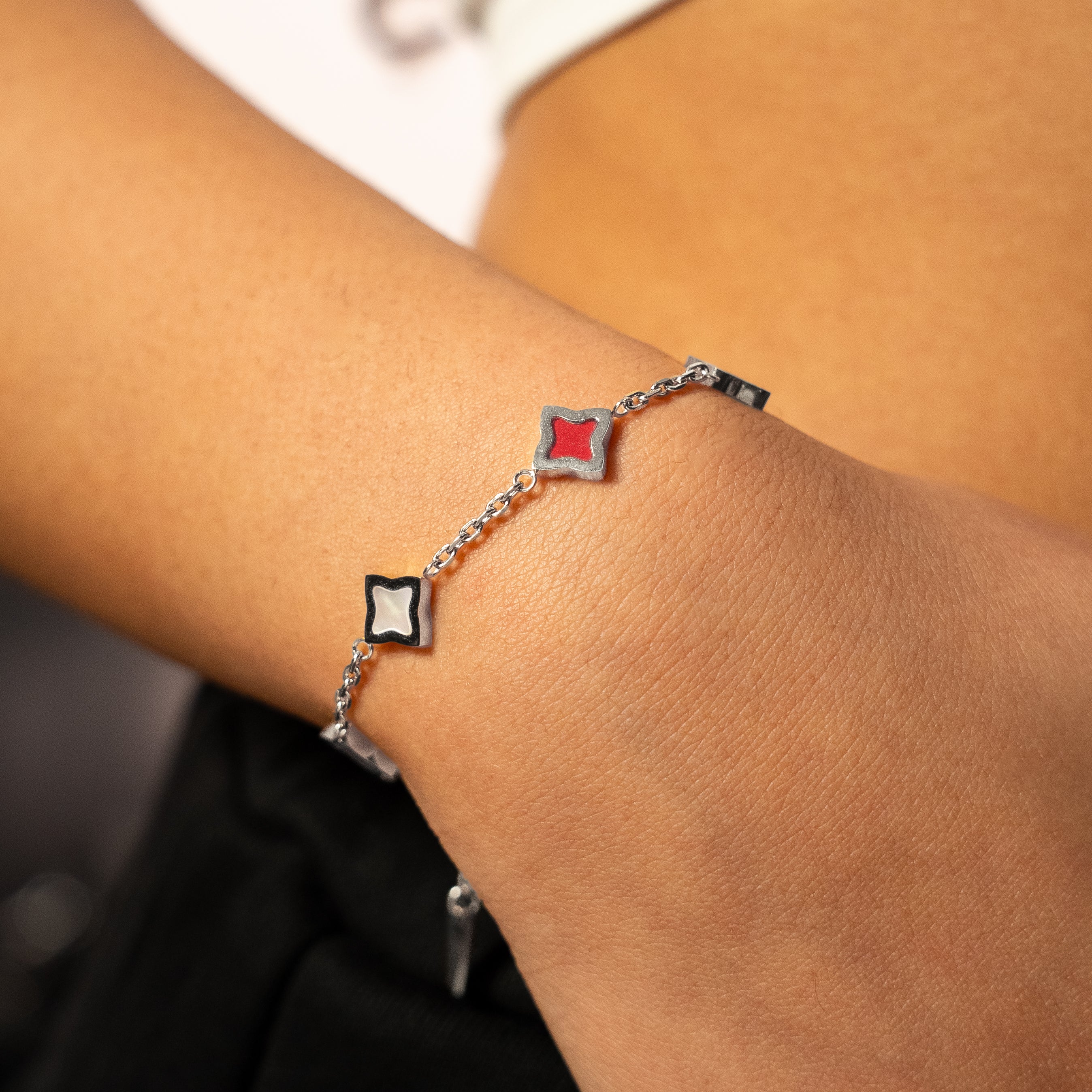 Bracelet Flower câble Argenté - Motif Blanc & Rouge - Image 2