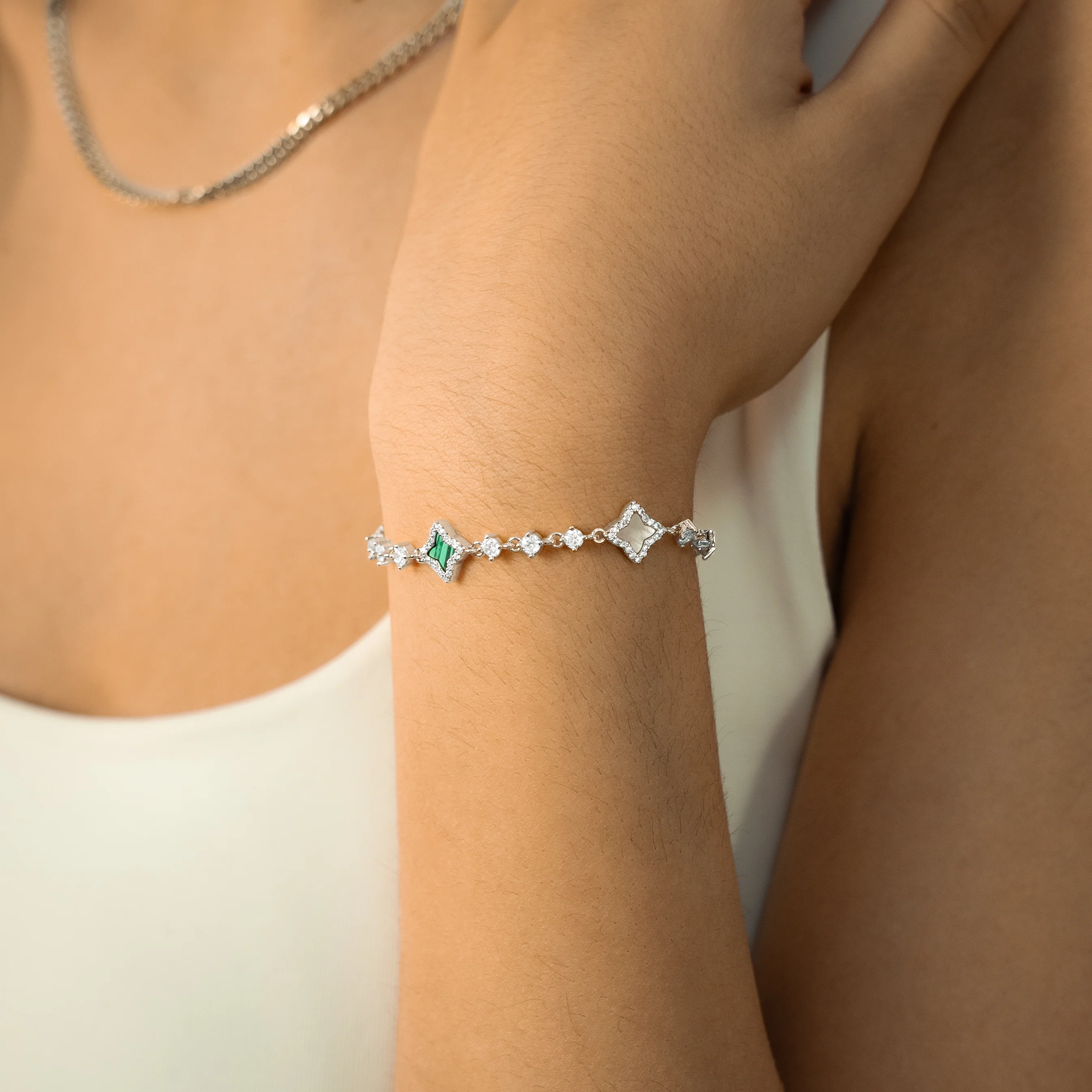 Bracelet Flower Tennis Argenté - Motif Blanc & Vert - Image 2