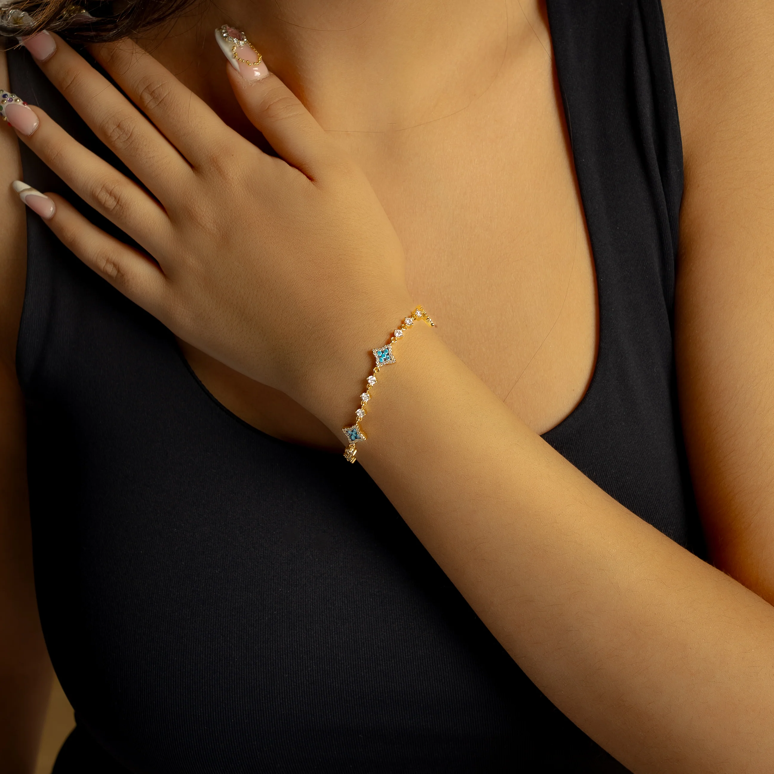 Bracelet Flower Tennis Doré - Pierres bleues - Image 2
