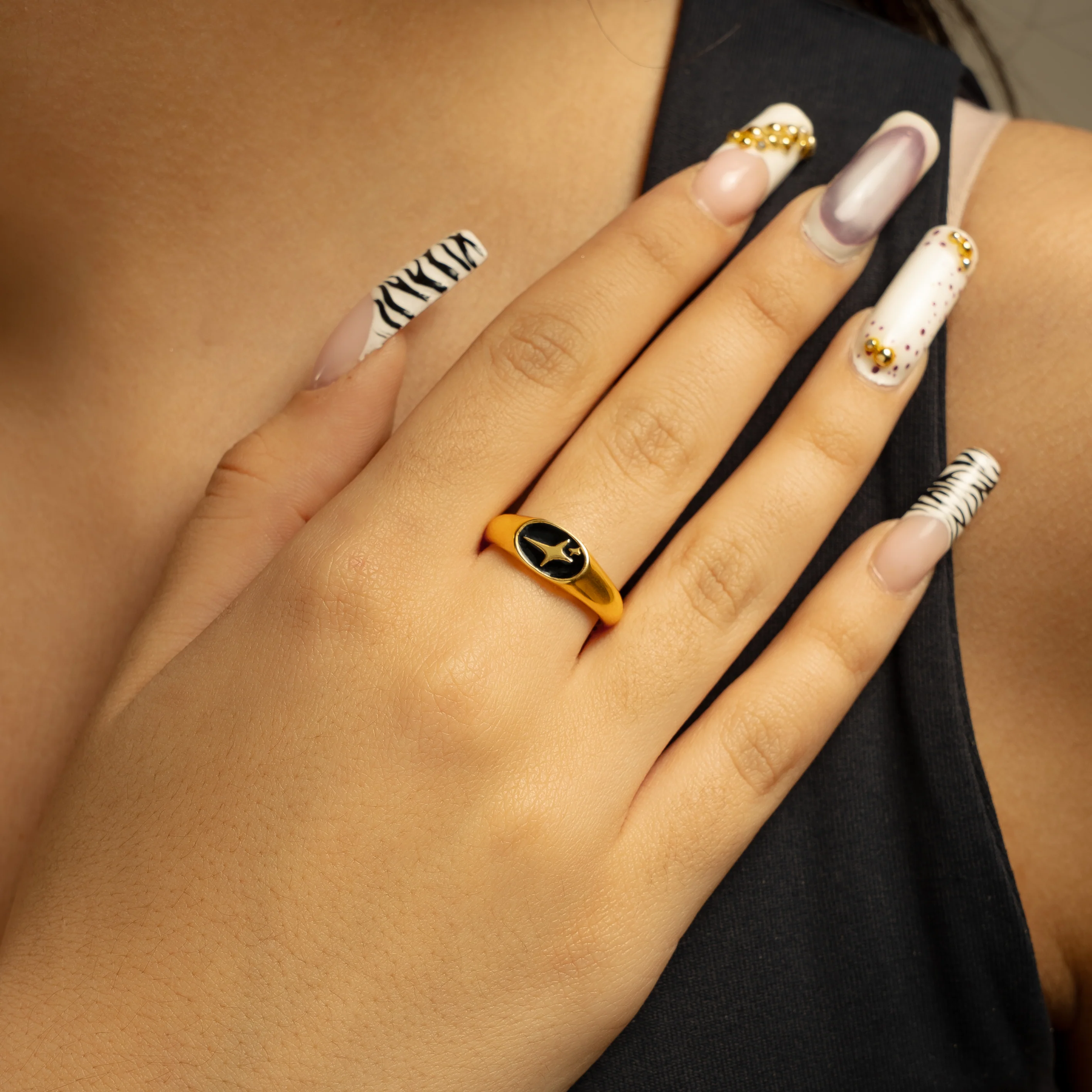 Signature Oval signet ring dorée - Image 2