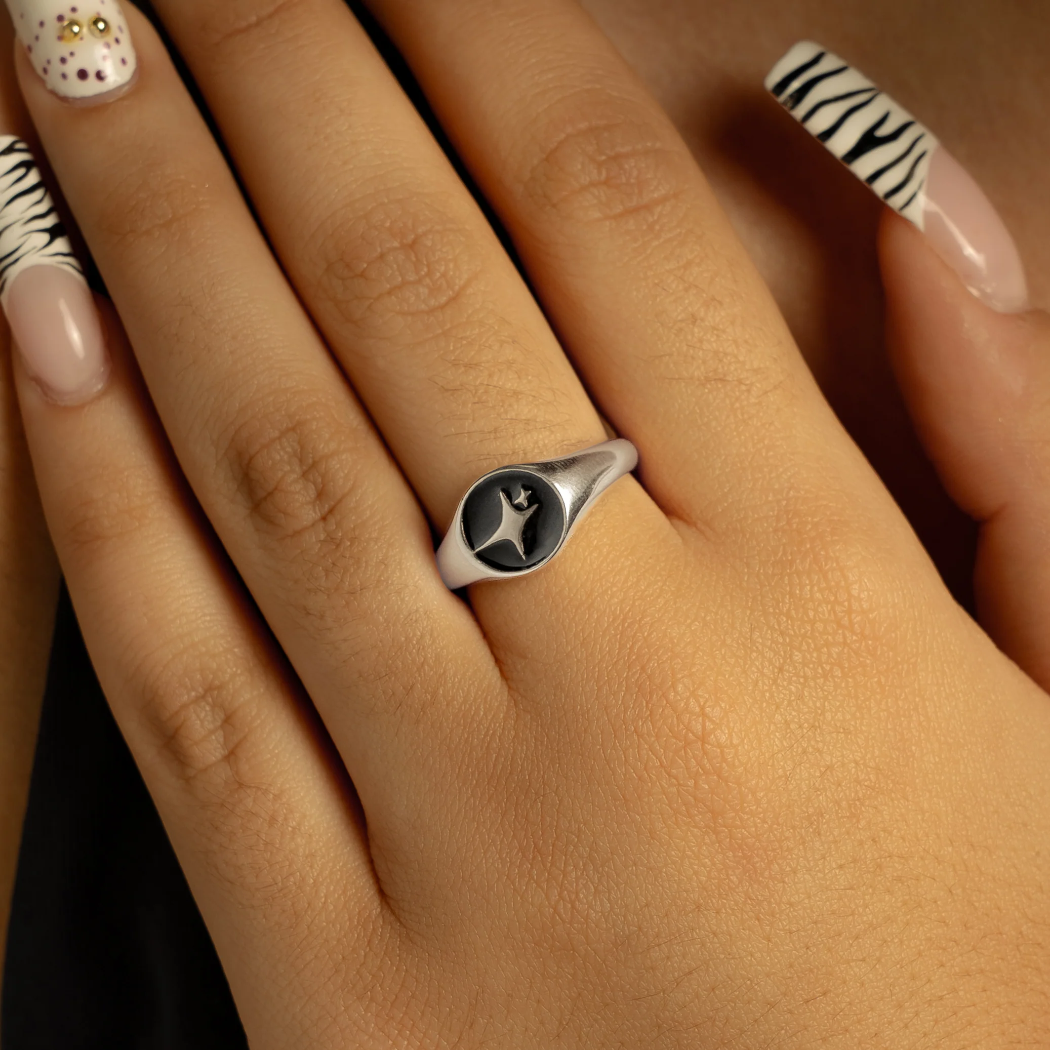 Signature Round signet ring argentée - Image 2