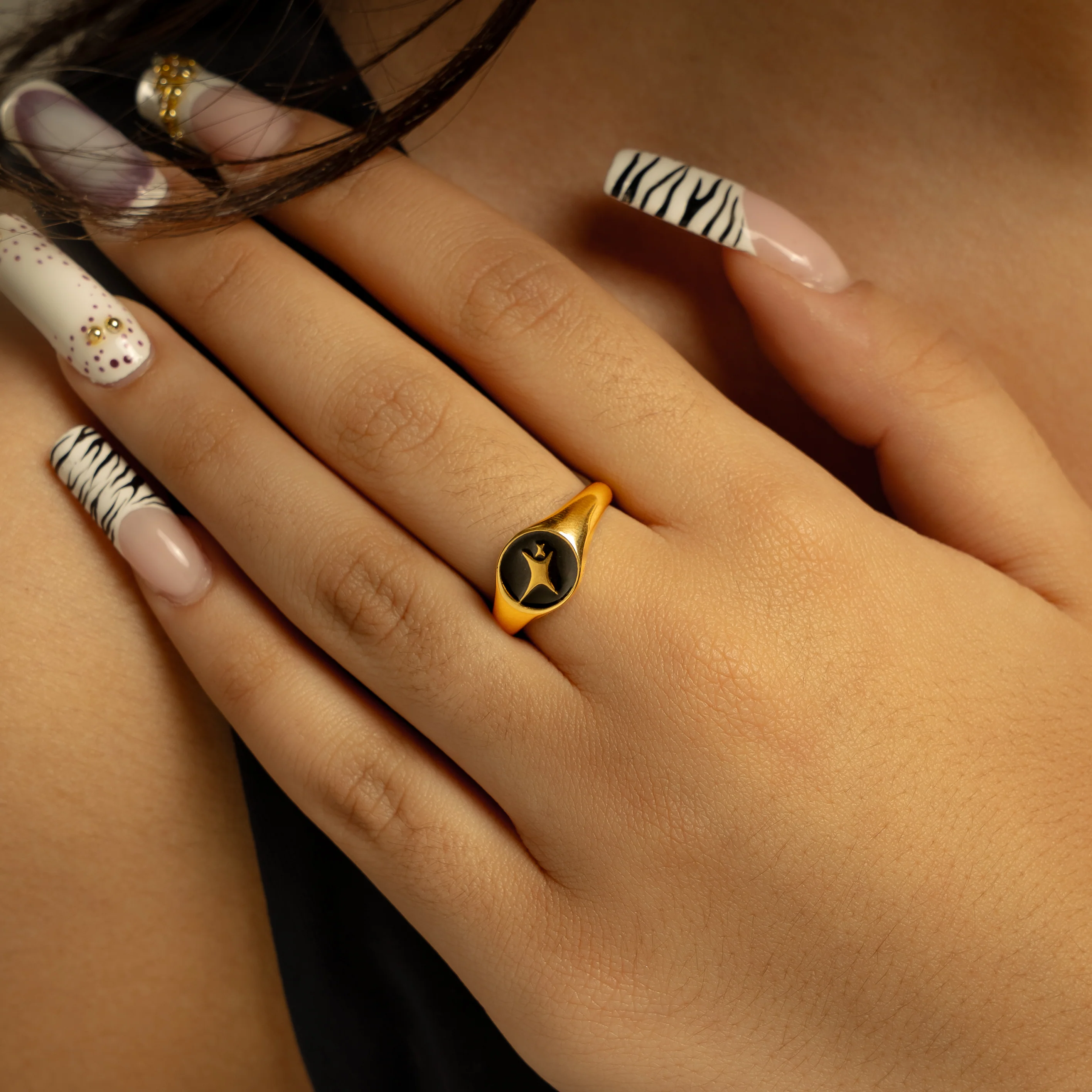 Signature Round signet ring dorée - Image 2